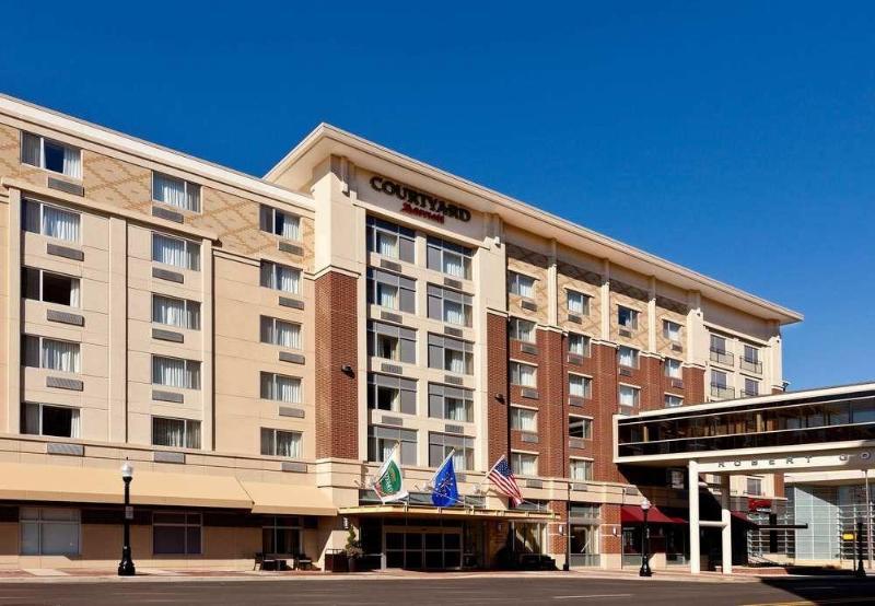 Courtyard Fort Wayne Downtown At Grand Wayne Convention Center Buitenkant foto