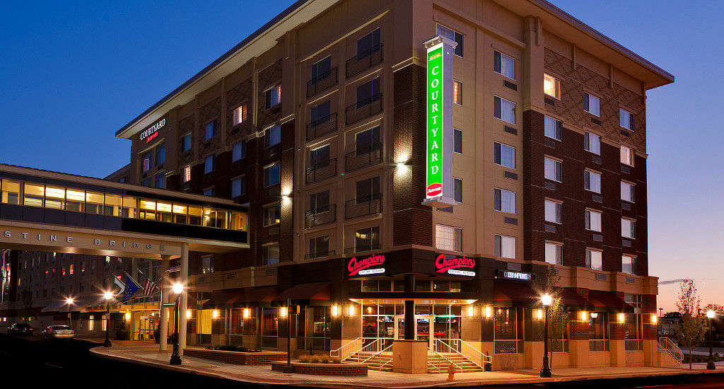 Courtyard Fort Wayne Downtown At Grand Wayne Convention Center Buitenkant foto